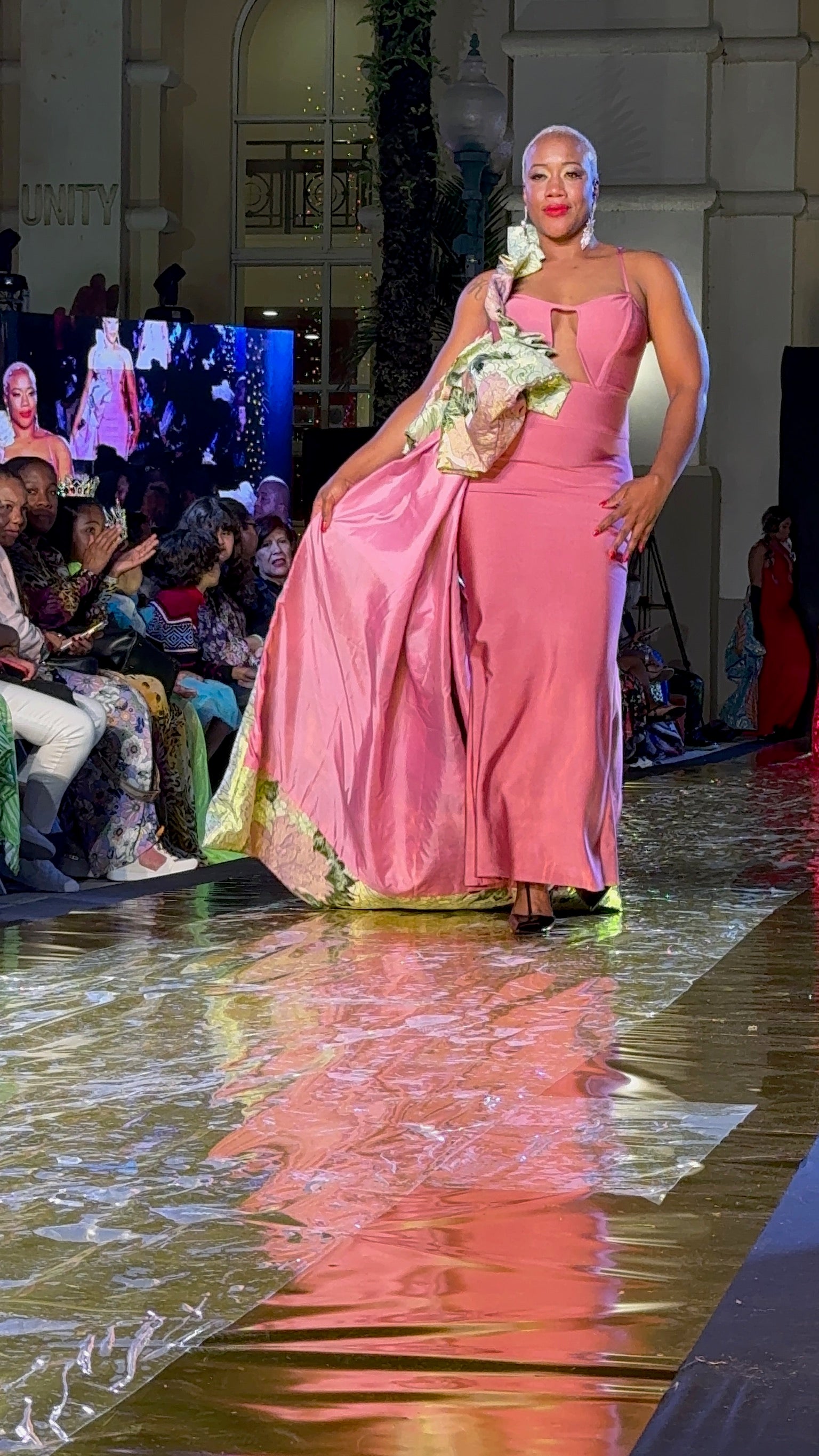 “ Ma’dame en Rose” Bandage dress