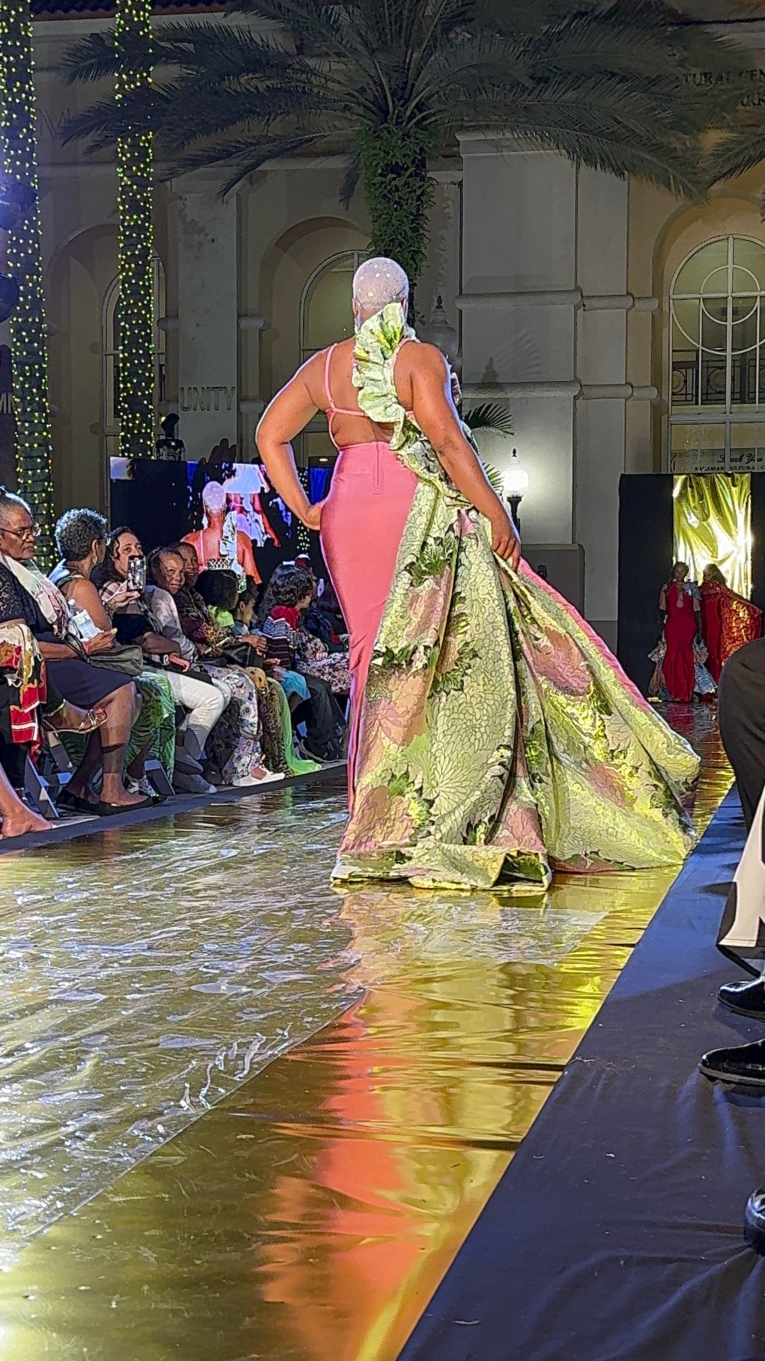 “ Ma’dame en Rose” Bandage dress